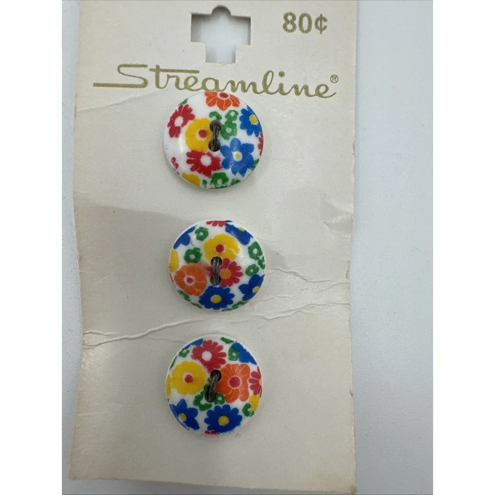 Lot of Vintage Buttons On Cards 27‎ Sets Colorful Metal Heart